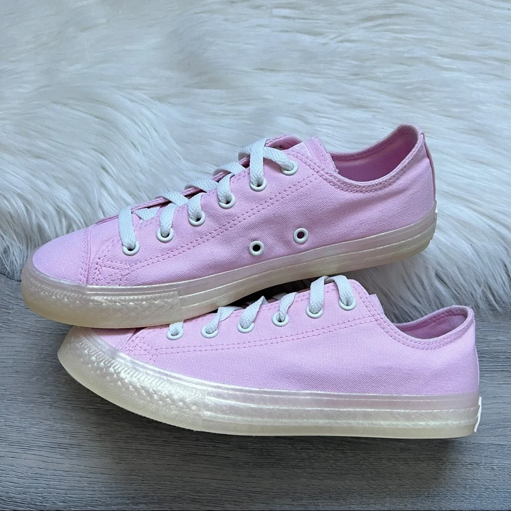 NWT Converse Chuck Taylor All Star Women’s Shoes - Picture 7 of 8